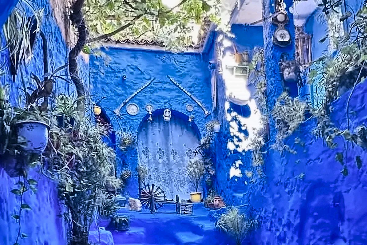 Vicolo interamente dipinto di azzurro a Chefchaouen