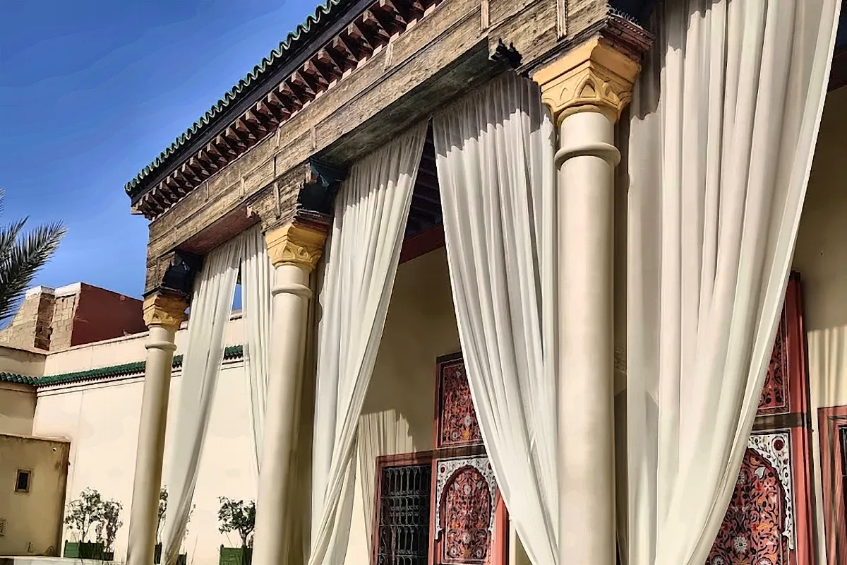 Il colonnato del palazzo della Bahia a Marrakech
